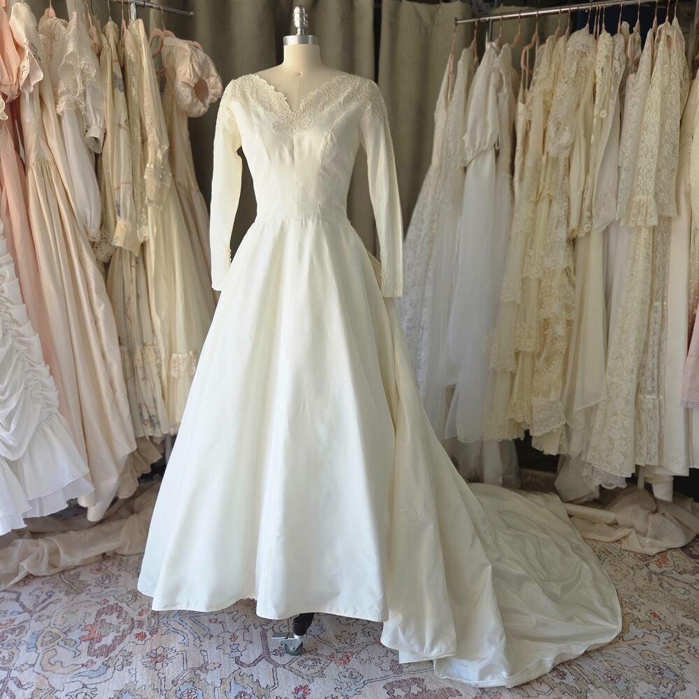Vintage 50s Wedding Dress Size S Ivory Taffeta Cathedral Train Lace Gown Murray